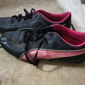Little girl's Pumas